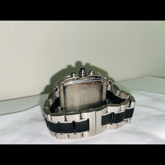 Guess Watch Square Face for medium/ large wrist - Picture 3 of 4